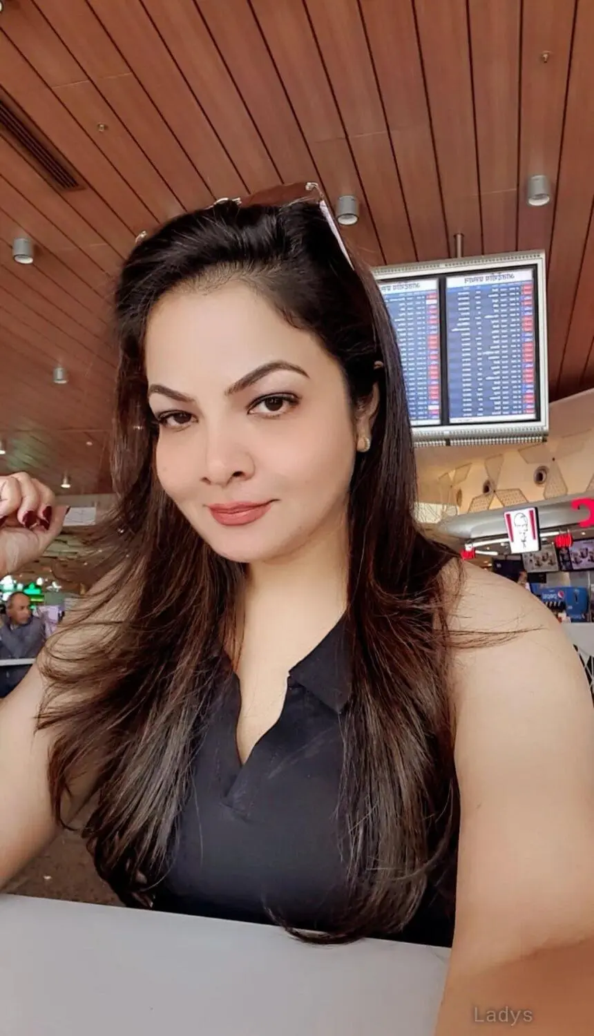 Minakshi, 22 years old Indore escort girl with big tits, height 160 sm, Weight  kg