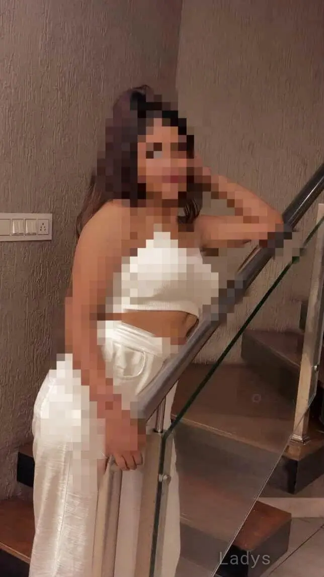 Radhika, 24 years old Indore escort girl with big tits, height 165 sm, Weight  kg