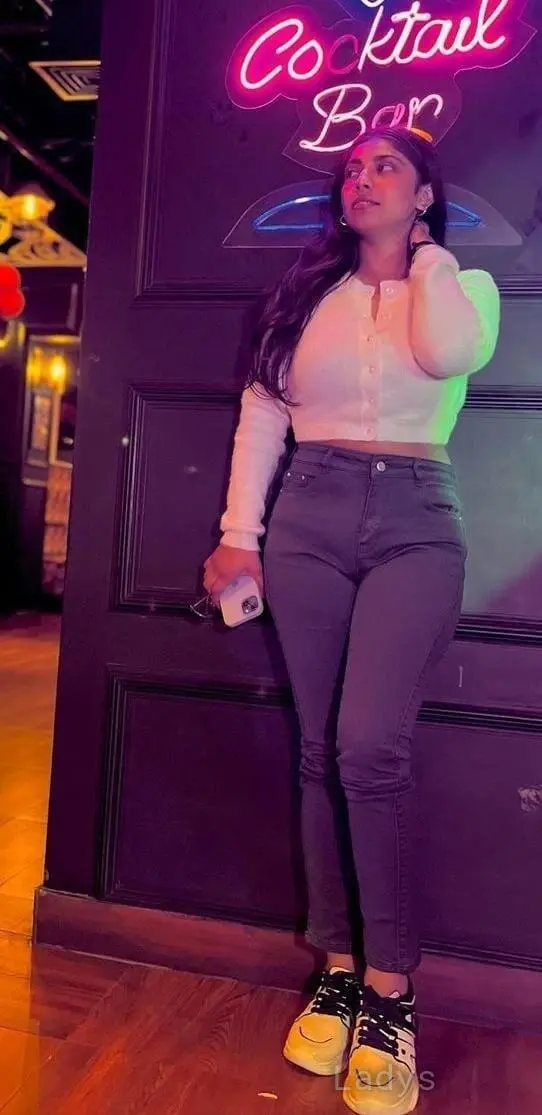 Kriti I, 21 years beautiful nude Indore escorts girl, height 154 sm, Weight kg