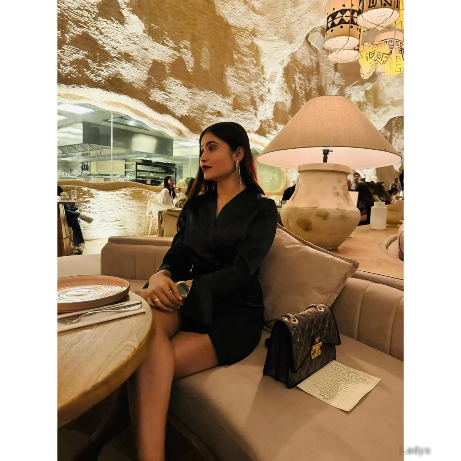 Sadiya, 22 years beautiful nude Indore escorts girl, height 152 sm, Weight  kg