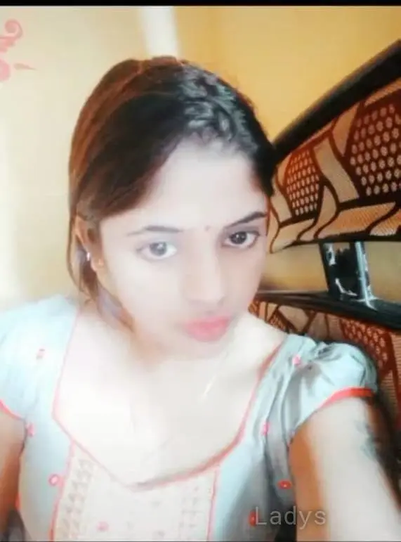 Supriya, 22 years beautiful nude Indore escorts girl, height 160 sm, Weight  kg