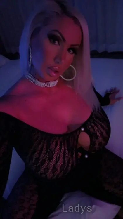 Mac B, 29 years beautiful nude Inland Empire escorts girl, height 173 sm, Weight 61 kg