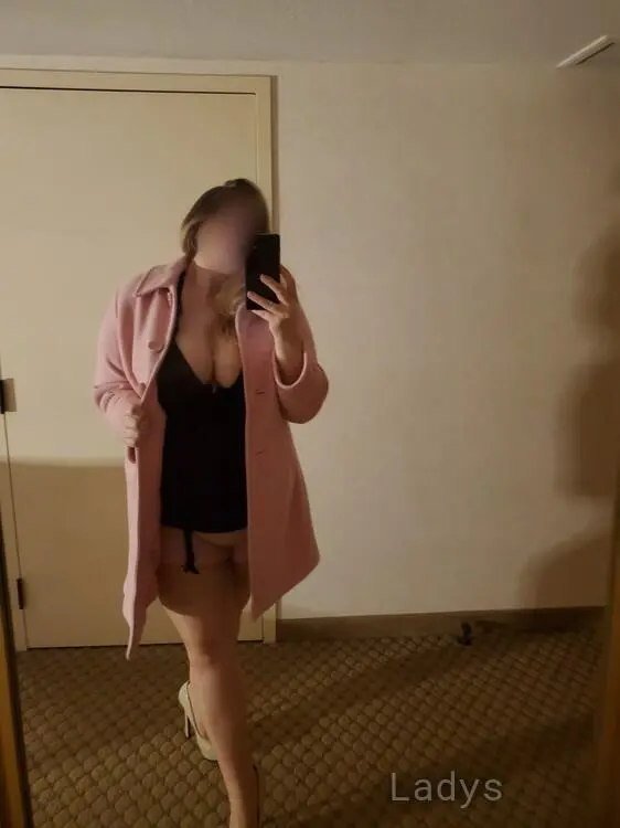 Your Girl For Hire, 40 years beautiful nude Inland Empire escorts girl, height 161 sm, Weight 65 kg