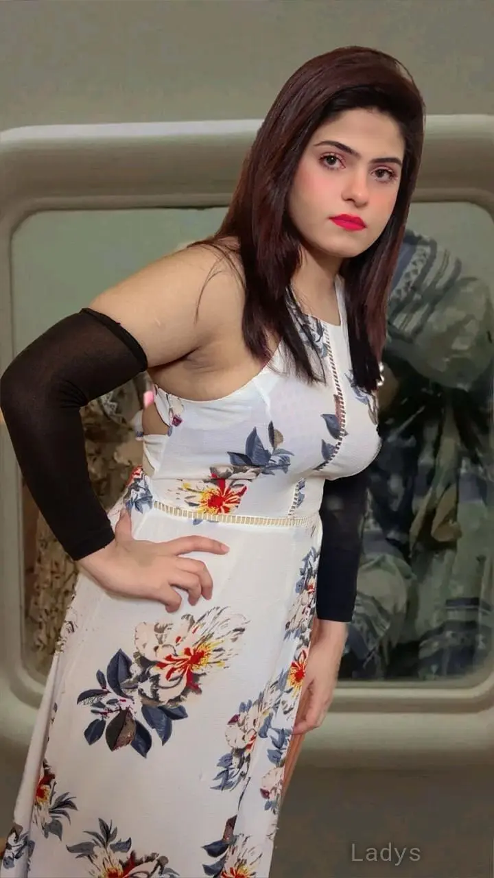 Aira, 21 years old Islamabad escort girl with big tits, height 154 sm, Weight  kg