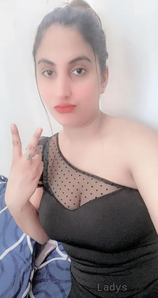 Sadaf, 26 years old Islamabad escort girl with big tits, height 168 sm, Weight  kg