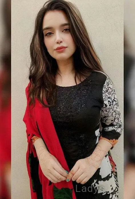 Hania Khan, 24 years beautiful nude Islamabad escorts girl, height 163 sm, Weight 55 kg