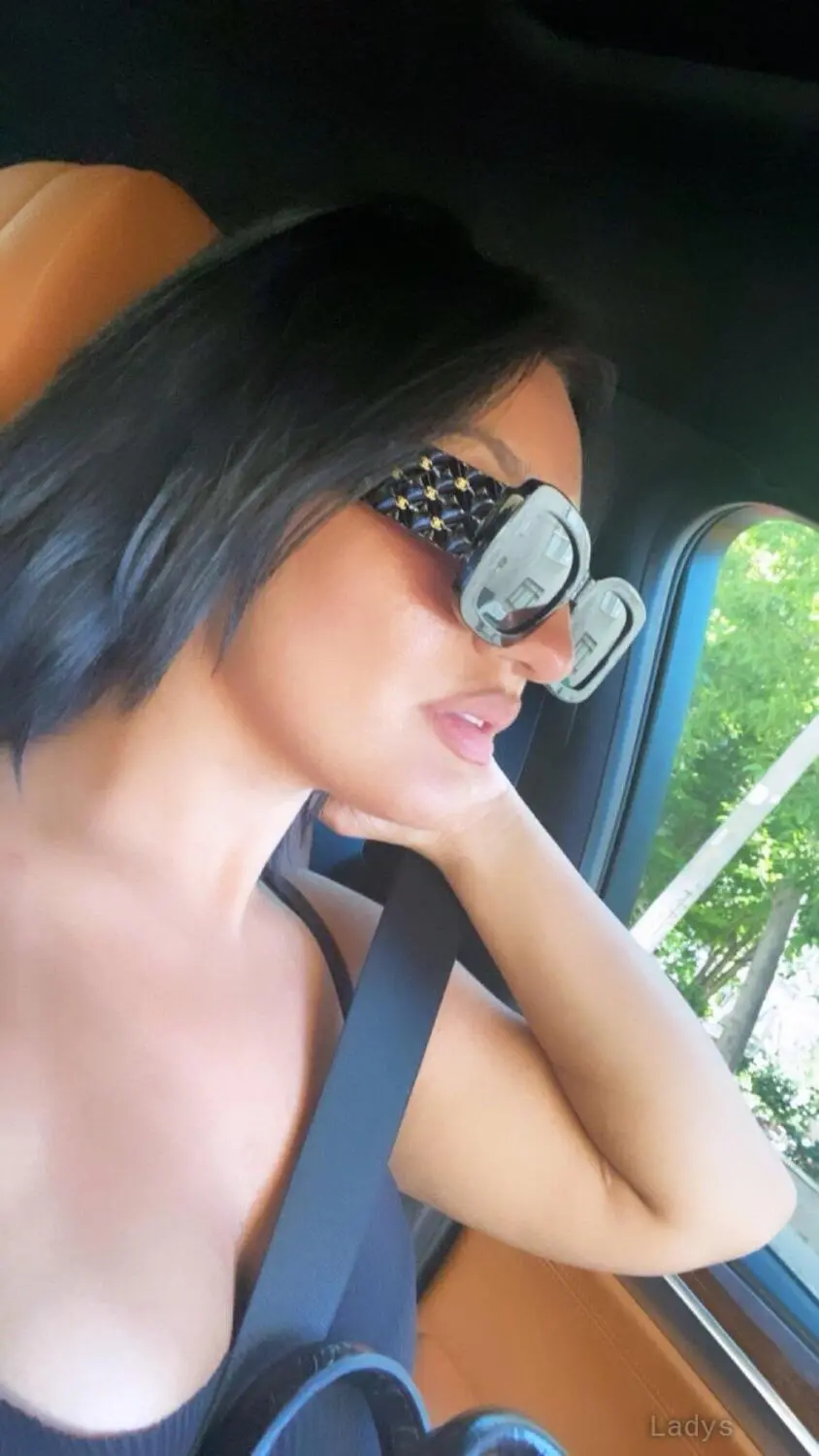 Alâ, 22 years old Istanbul escort girl with big tits, height 174 sm, Weight kg