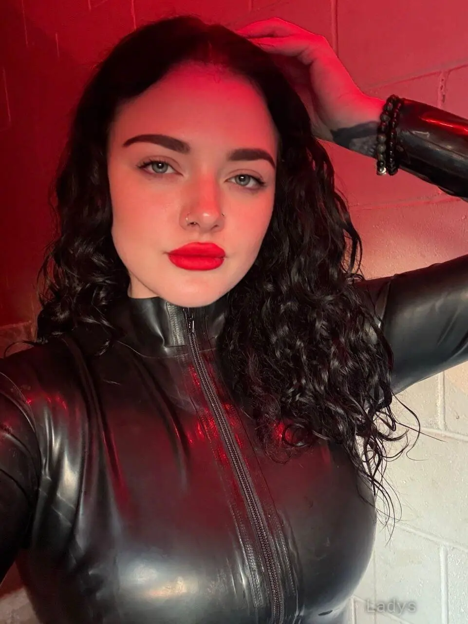 Allison, 26 years old Istanbul escort girl with big tits, height 168 sm, Weight  kg