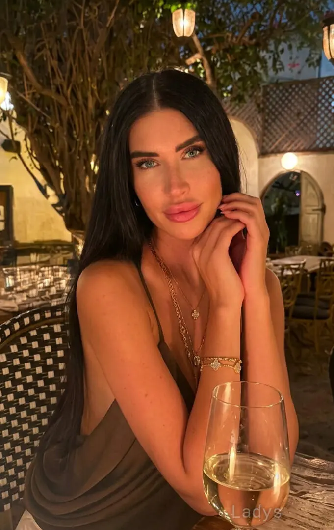 Anasteisha, 29 years old Istanbul escort girl with big tits, height 182 sm, Weight 58 kg