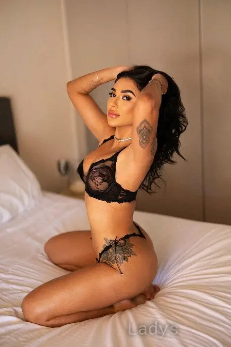 Jade, 24 years old Istanbul escort girl with big tits, height 163 sm, Weight 59 kg
