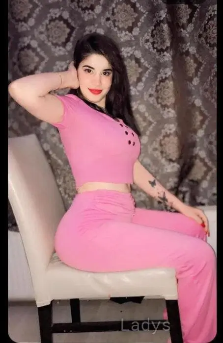 Noraa, 20 years old Istanbul escort girl with big tits, height 156 sm, Weight 59 kg