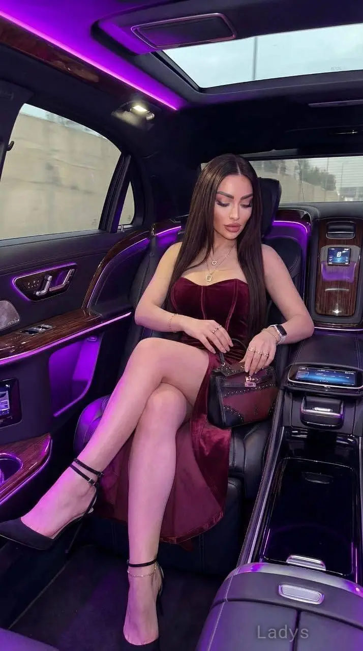 Polyy,  years old Istanbul escort girl with big tits, height  sm, Weight  kg