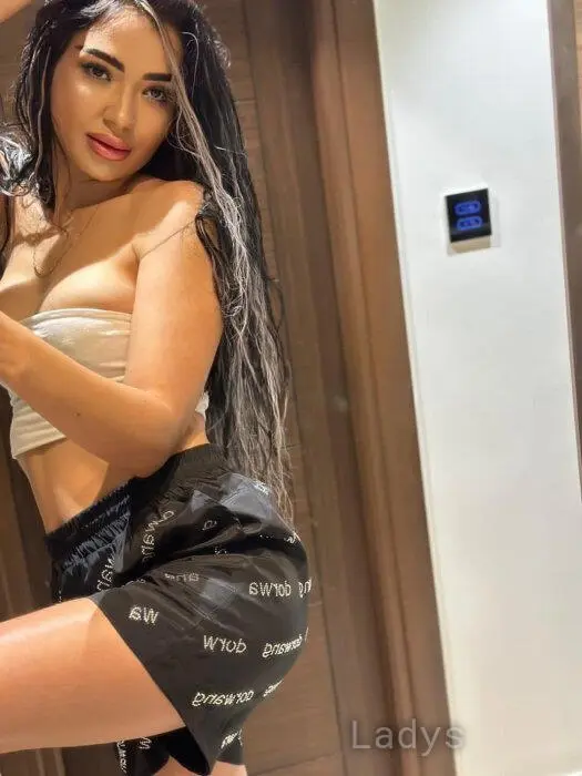 Derin, 25 years beautiful nude Istanbul escorts girl, height 173 sm, Weight 49 kg