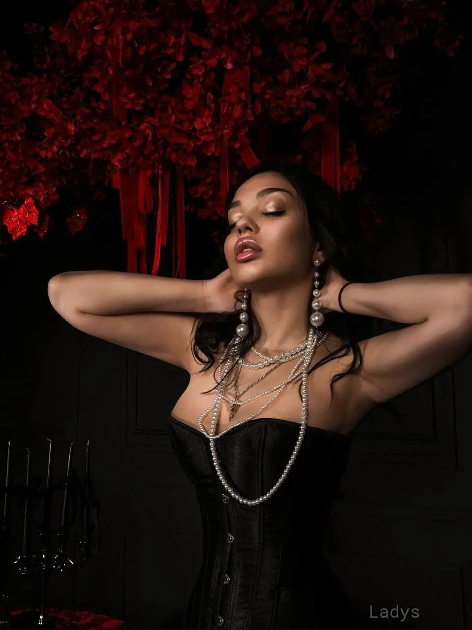 Kris, 23 years beautiful nude Istanbul escorts girl, height 170 sm, Weight 50 kg