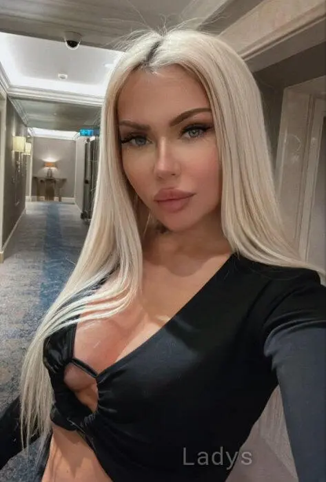 Lidya, 28 years beautiful nude Istanbul escorts girl, height 168 sm, Weight 57 kg