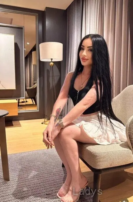 Poly, 22 years beautiful nude Istanbul escorts girl, height 172 sm, Weight 54 kg