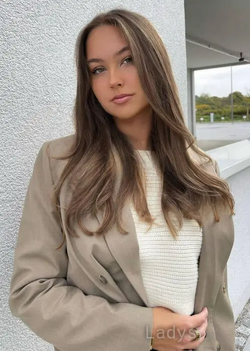 Tina, 26 years beautiful nude Istanbul escorts girl, height 171 sm, Weight 65 kg