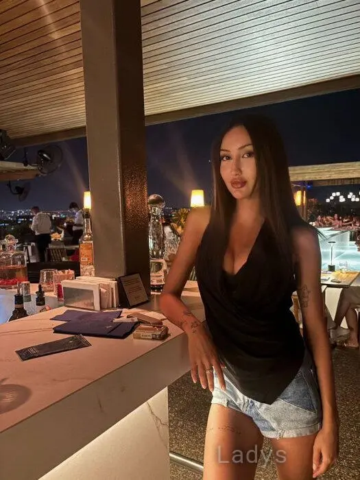 Ceren, 21 years beautiful nude Izmir escorts girl, height 174 sm, Weight 55 kg