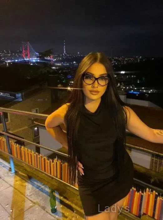 Hilal, 23 years beautiful nude Izmir escorts girl, height 175 sm, Weight 59 kg