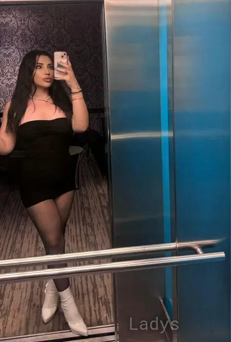Mia, 24 years beautiful nude Izmir escorts girl, height 169 sm, Weight 60 kg