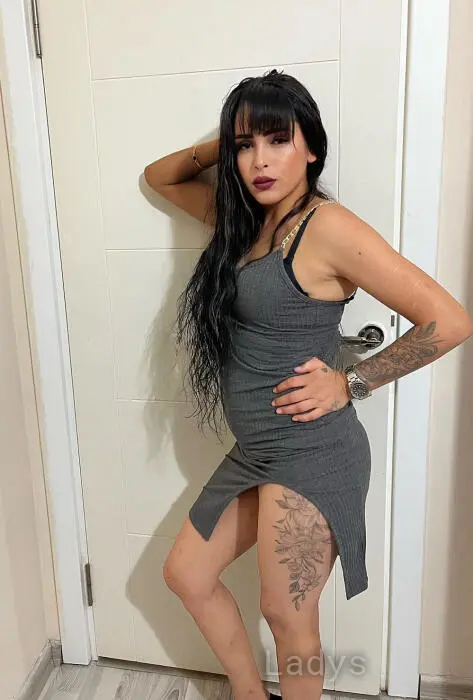 Yagmur, 33 years beautiful nude Izmir escorts girl, height 170 sm, Weight 66 kg