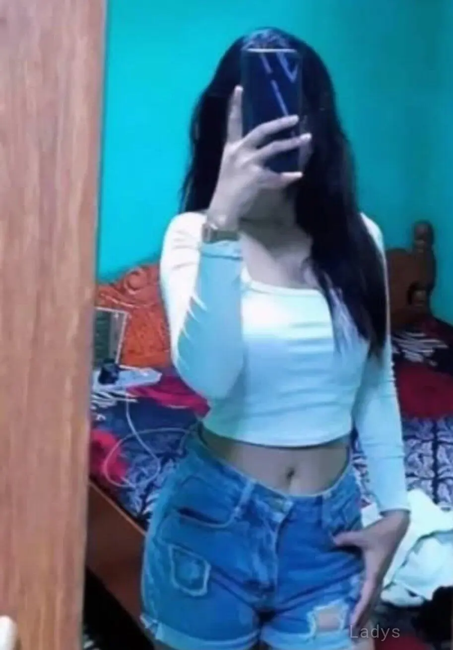 Pooja, 22 years old Jaipur escort girl with big tits, height 152 sm, Weight  kg