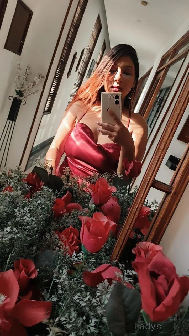 Jiya, 21 years beautiful nude Jaipur escorts girl, height 190 sm, Weight  kg