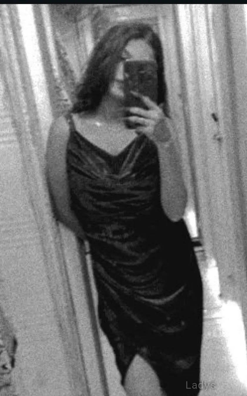 Varsha, 23 years beautiful nude Jaipur escorts girl, height 152 sm, Weight  kg