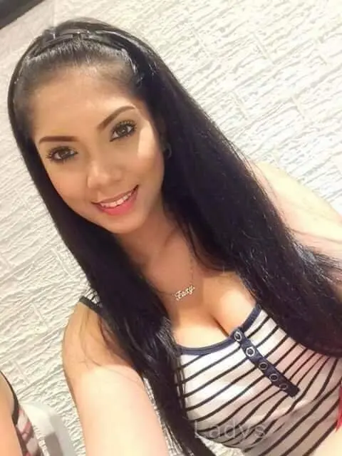 Anna, 25 years old Jakarta escort girl with big tits, height 164 sm, Weight kg