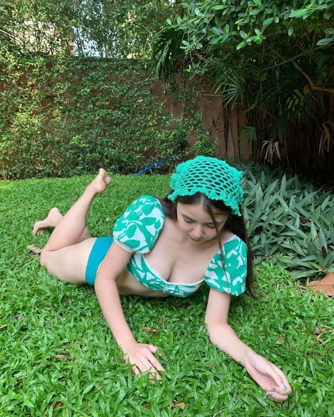 Denada, 23 years old Jakarta escort girl with big tits, height 164 sm, Weight  kg