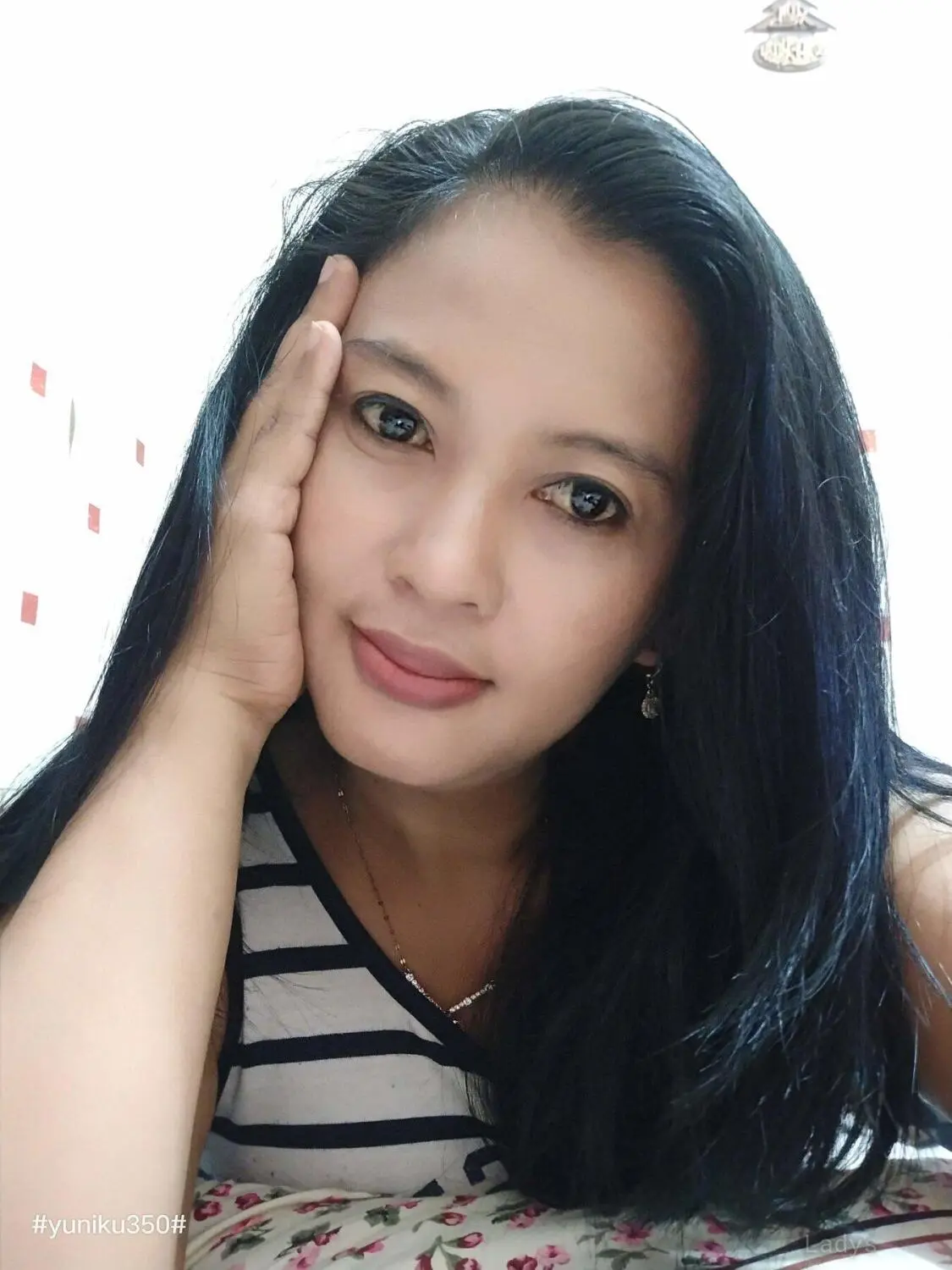 Dewi, 29 years old Jakarta escort girl with big tits, height 160 sm, Weight kg