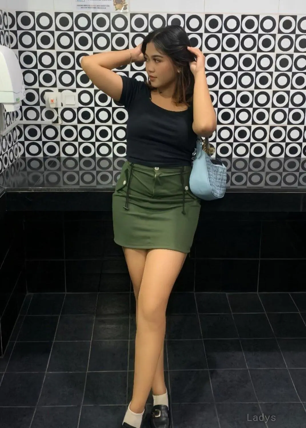 Indira, 24 years old Jakarta escort girl with big tits, height 167 sm, Weight kg