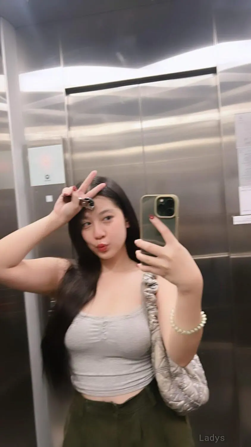 Laila, 24 years old Jakarta escort girl with big tits, height 160 sm, Weight kg
