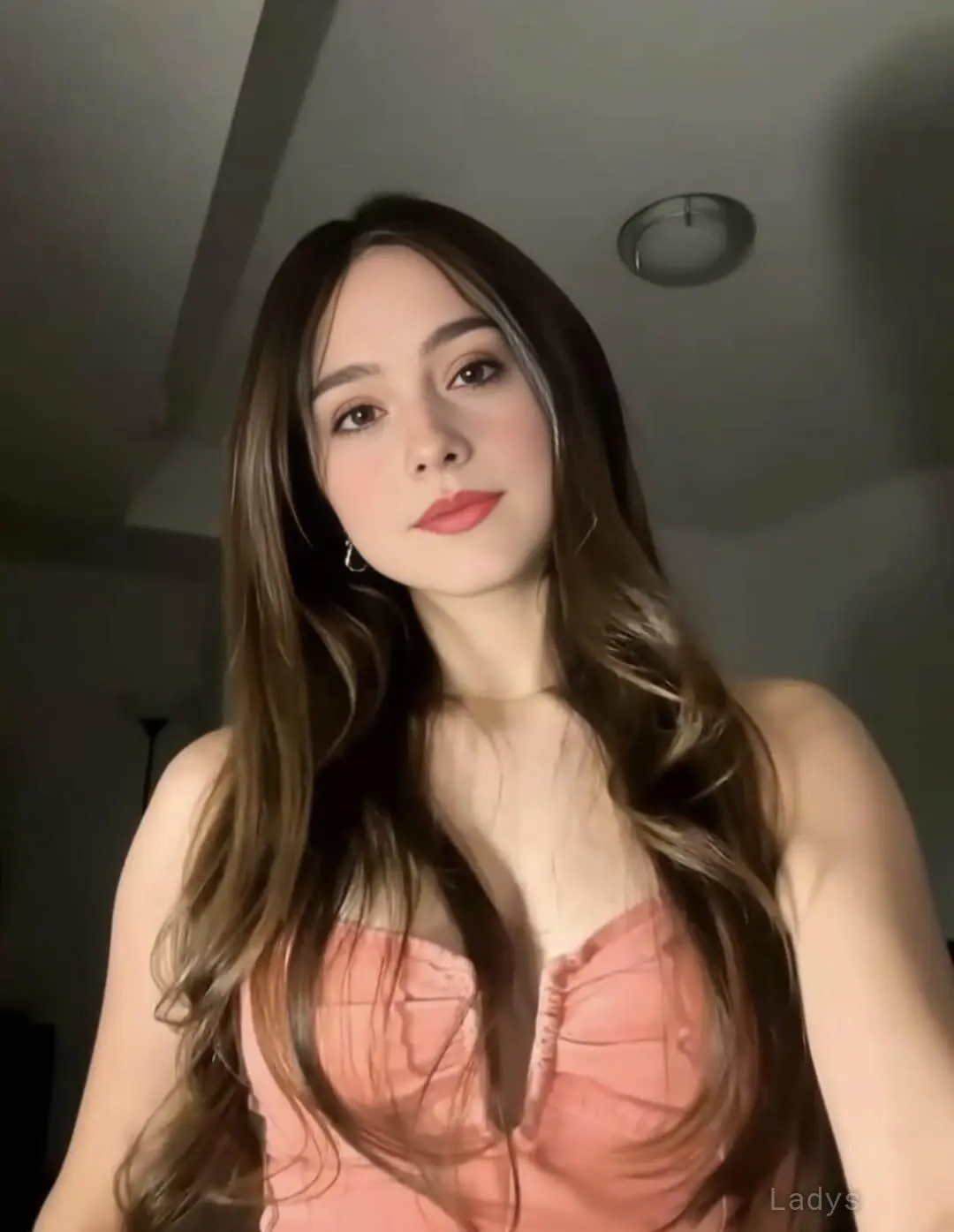 Lily, 23 years old Jakarta escort girl with big tits, height 161 sm, Weight kg