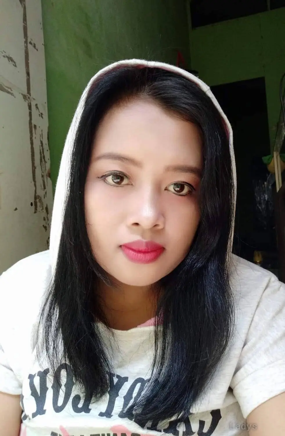 Rina, 24 years old Jakarta escort girl with big tits, height 167 sm, Weight  kg