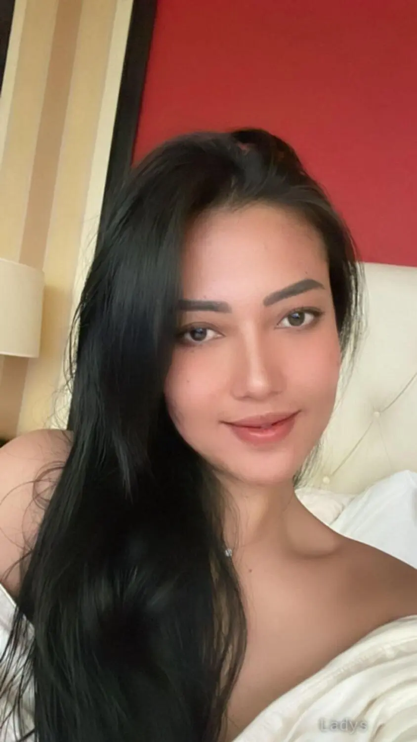 Sasa, 25 years old Jakarta escort girl with big tits, height 175 sm, Weight kg