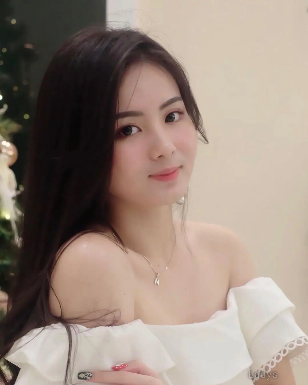 Syahra, 24 years old Jakarta escort girl with big tits, height 160 sm, Weight  kg