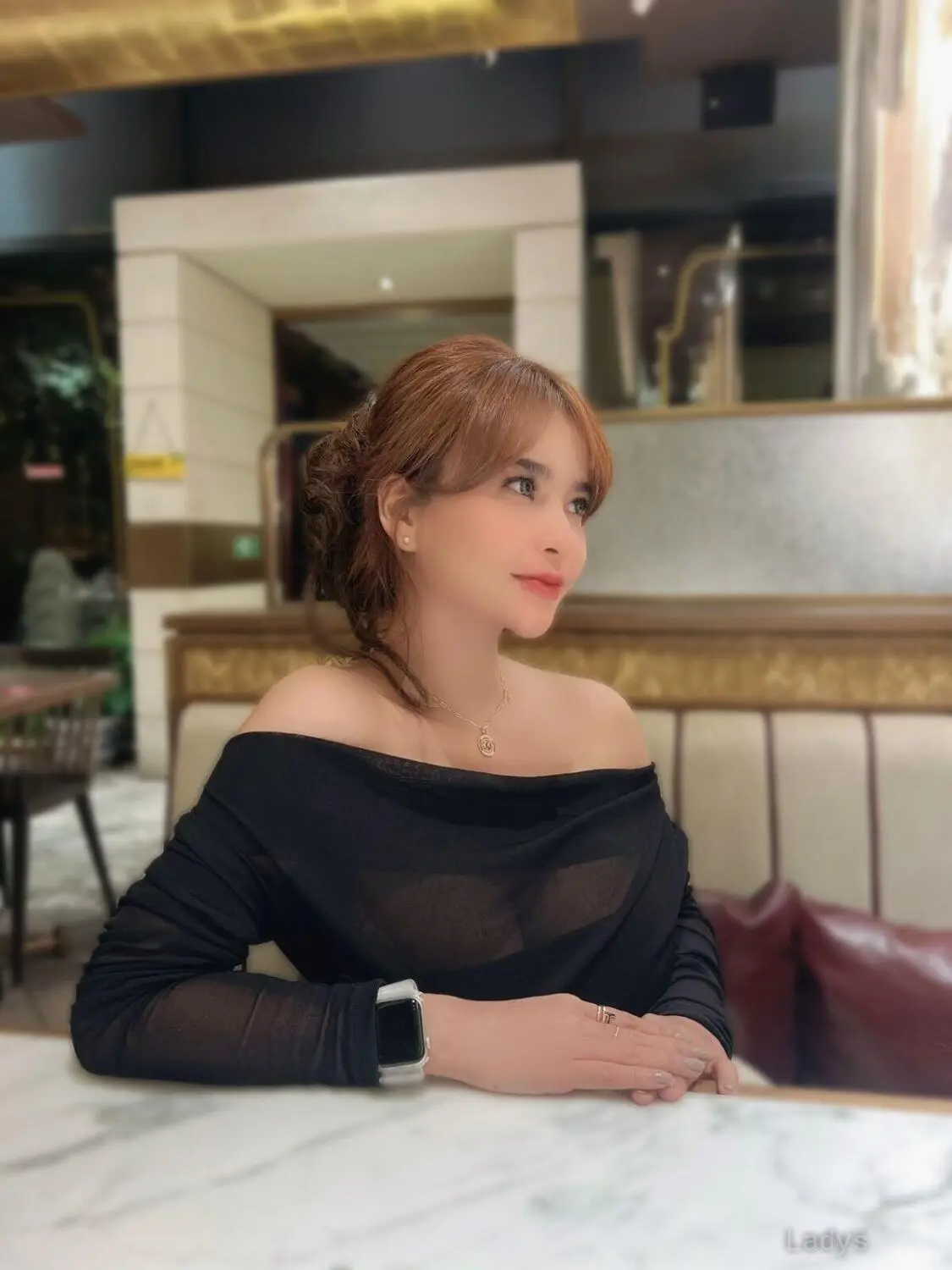 Tara, 25 years old Jakarta escort girl with big tits, height 167 sm, Weight kg