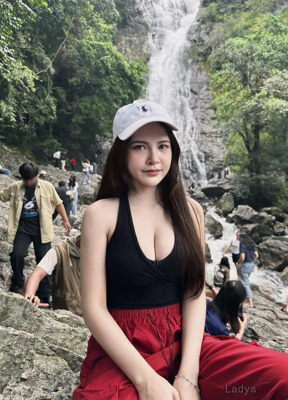 Vanilla,  years old Jakarta escort girl with big tits, height  sm, Weight  kg