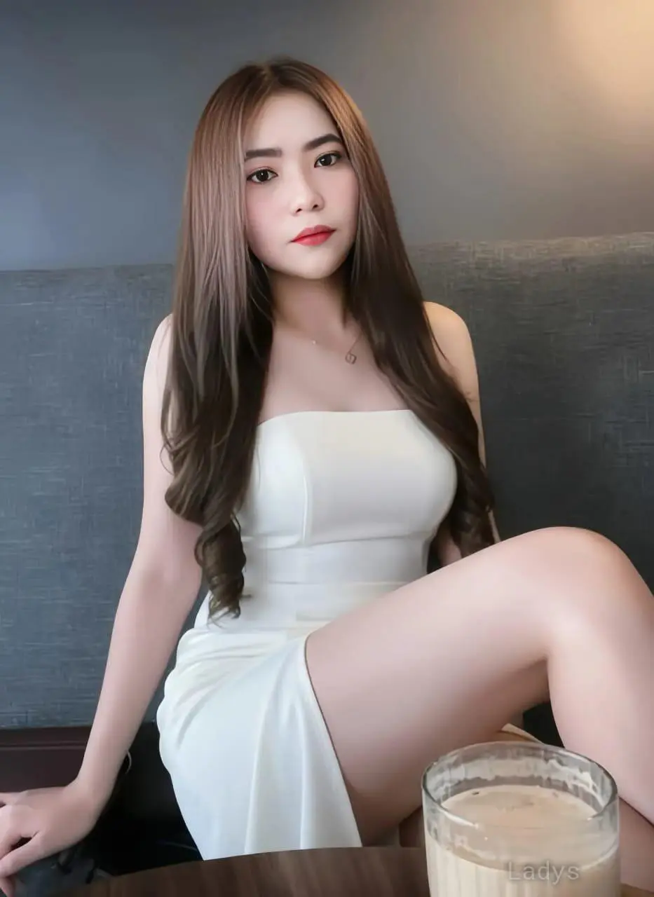 Viana, 23 years old Jakarta escort girl with big tits, height 165 sm, Weight kg