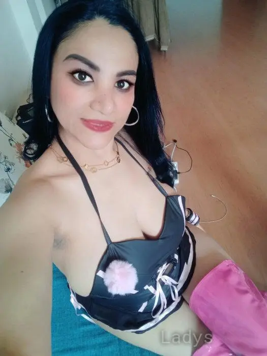 Vivian, 26 years old Jakarta escort girl with big tits, height 169 sm, Weight 55 kg