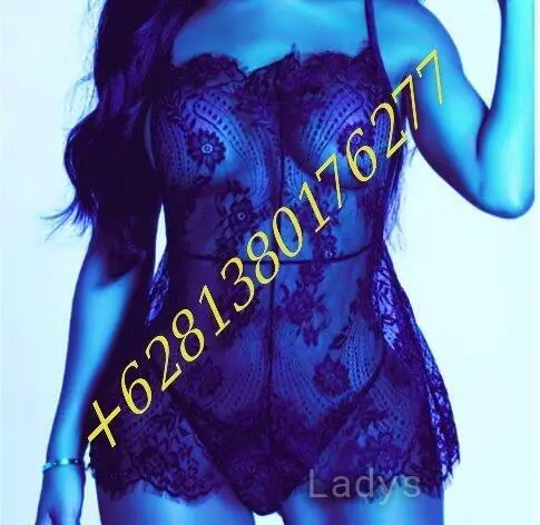 Yessi, 43 years old Jakarta escort girl with big tits, height 162 sm, Weight kg