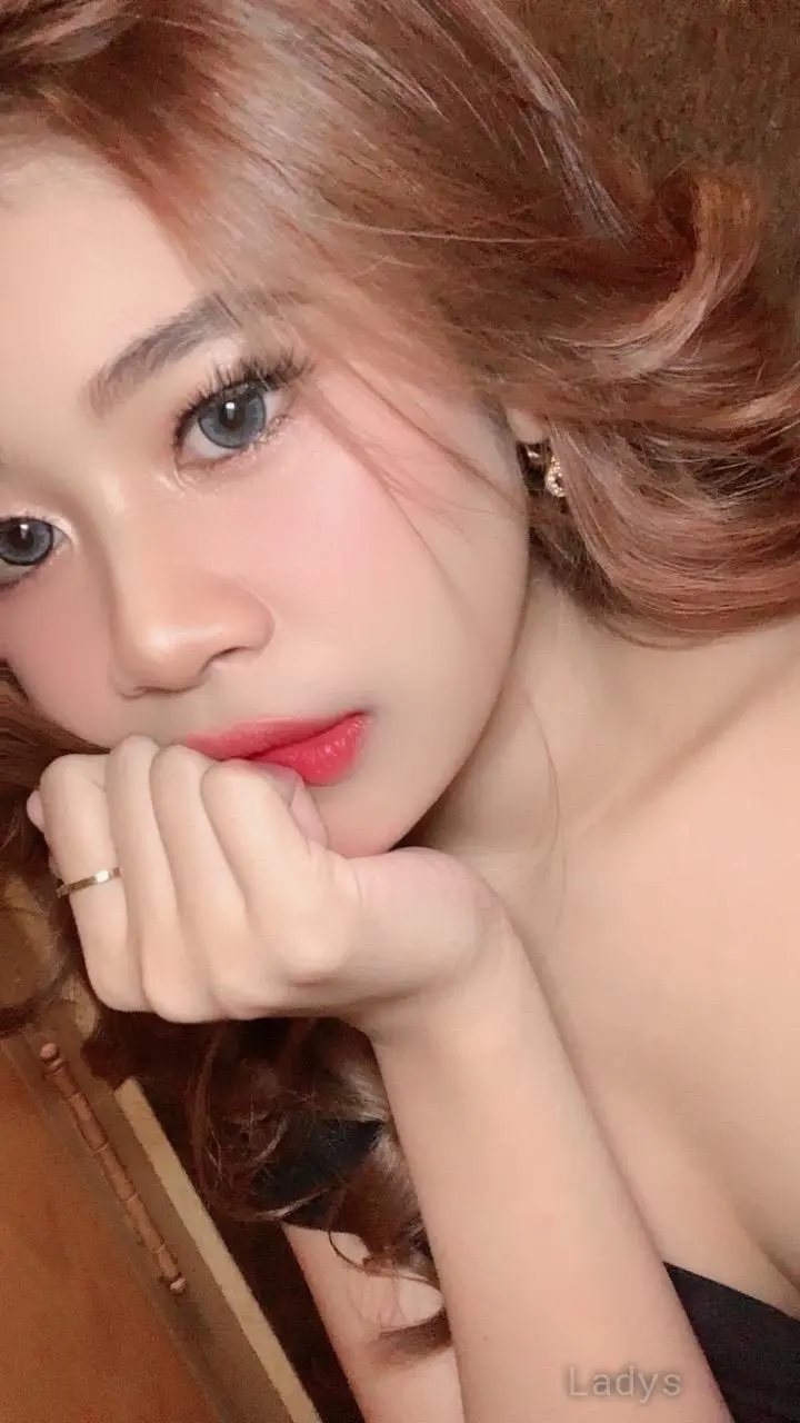 Amanda, 20 years beautiful nude Jakarta escorts girl, height 160 sm, Weight  kg