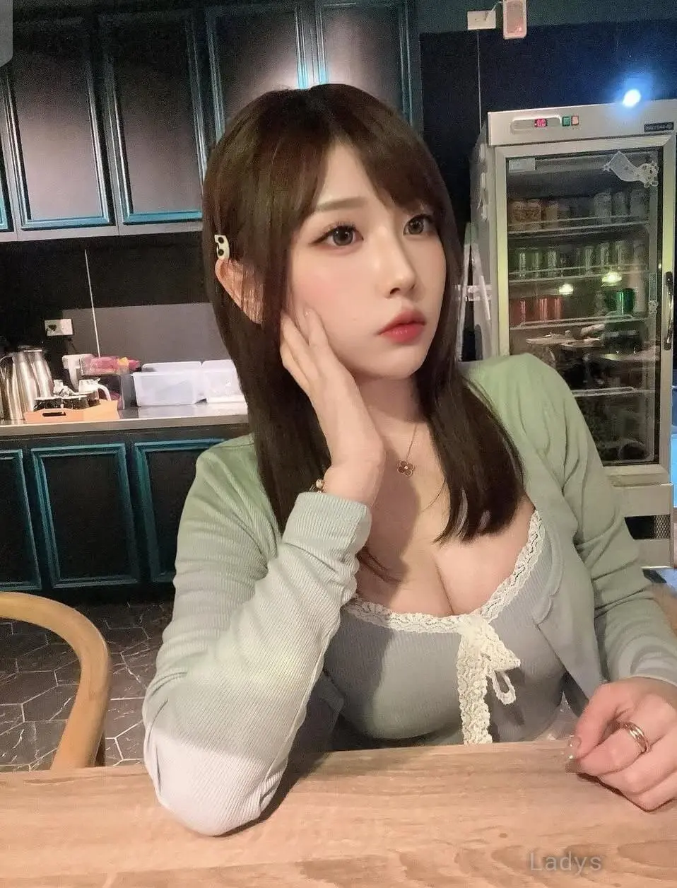 Ariin, 22 years beautiful nude Jakarta escorts girl, height 160 sm, Weight  kg
