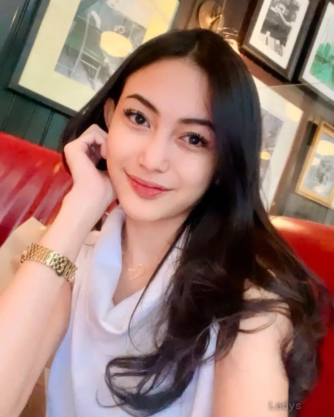 Camilla, 23 years beautiful nude Jakarta escorts girl, height 168 sm, Weight kg