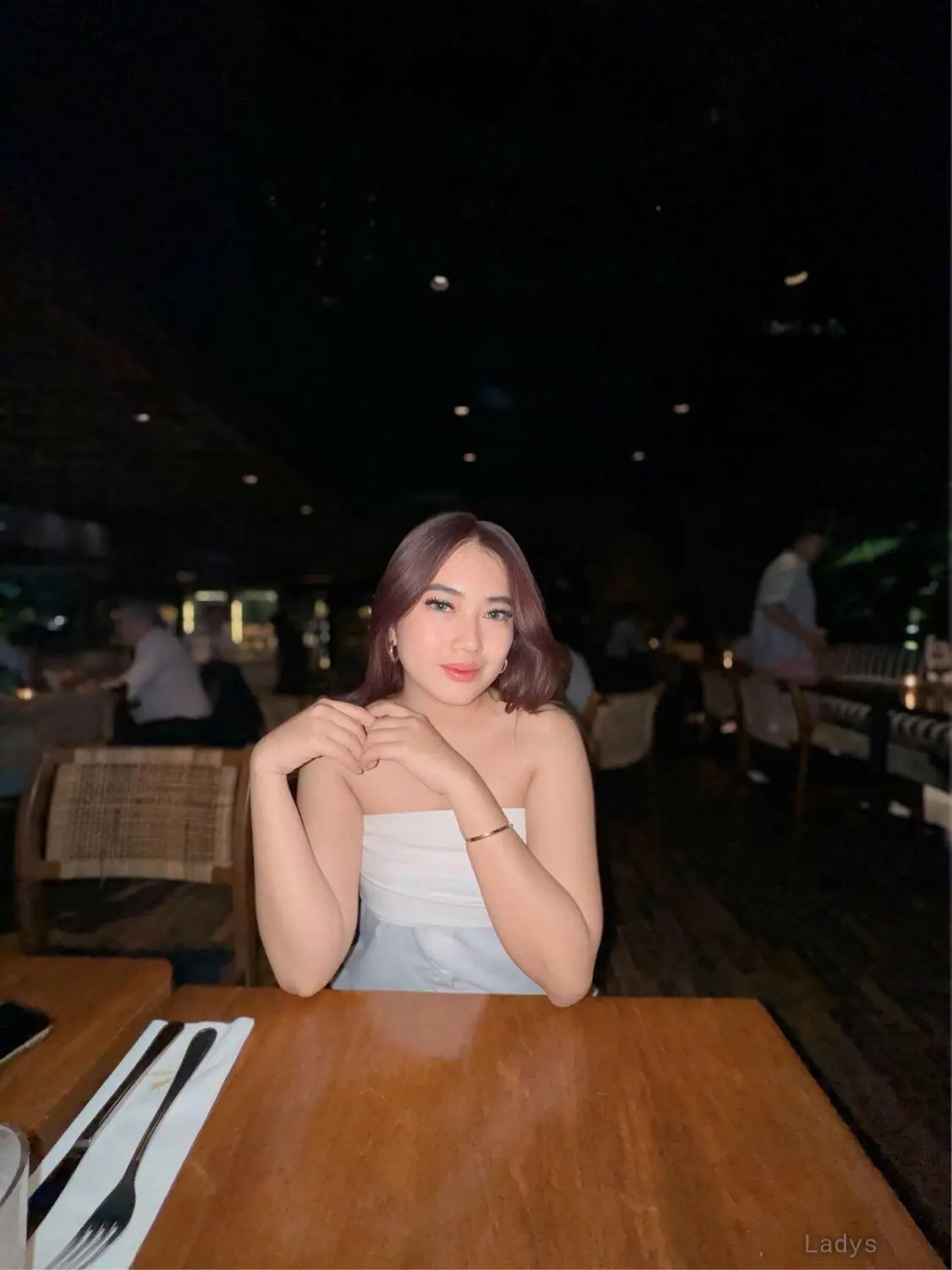 Cila, 22 years beautiful nude Jakarta escorts girl, height 164 sm, Weight kg