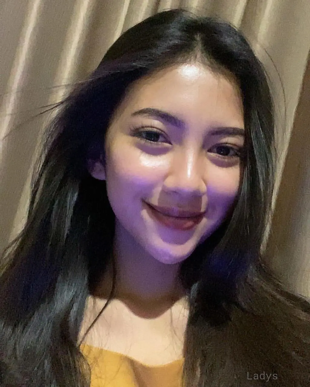 Divara, 24 years beautiful nude Jakarta escorts girl, height 165 sm, Weight kg