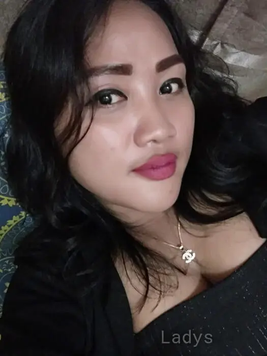 Evieta, 26 years beautiful nude Jakarta escorts girl, height 165 sm, Weight 56 kg