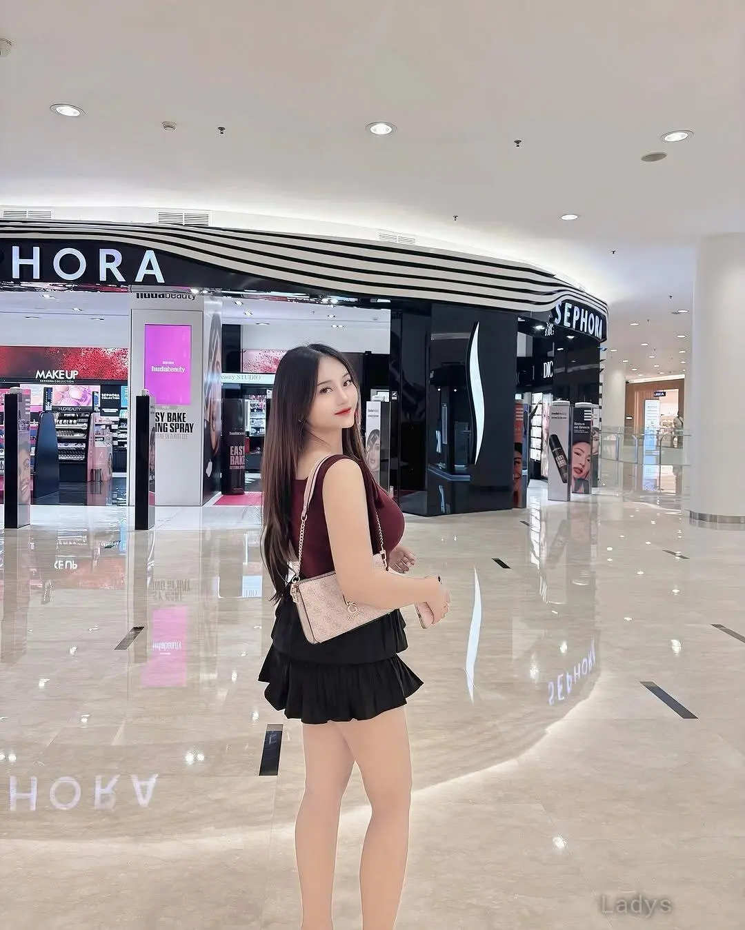 Felicina, 23 years beautiful nude Jakarta escorts girl, height 162 sm, Weight  kg