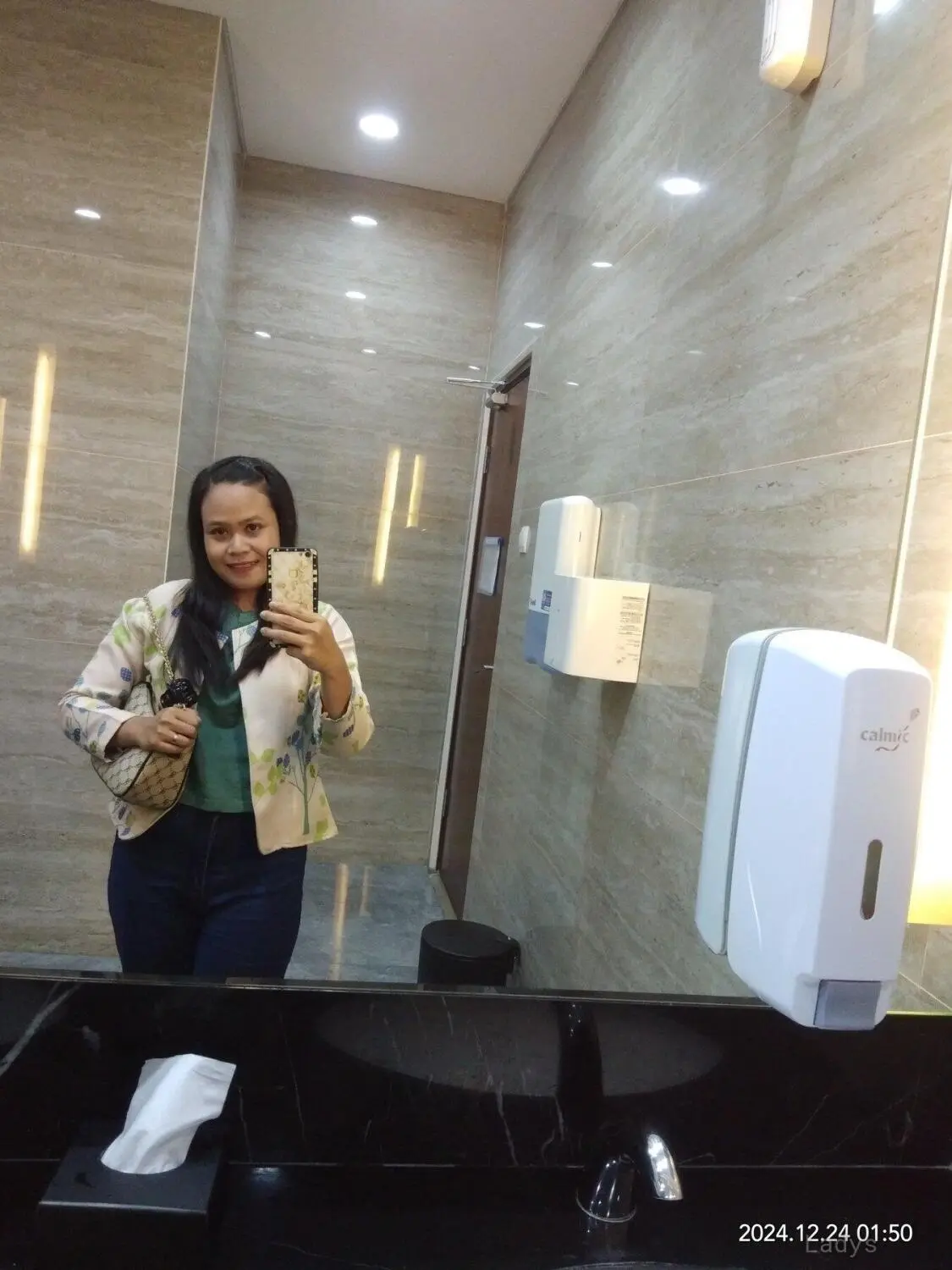 Inaa, 25 years beautiful nude Jakarta escorts girl, height 160 sm, Weight  kg